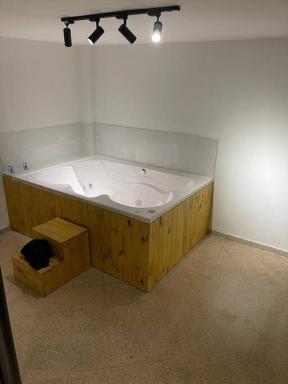 Cozy house en envigado con Jacuzzi - Housity