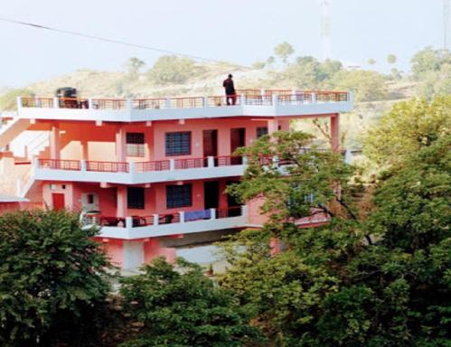 Hotel Kantha Fort Home Stay, Kanthgaon - Housity