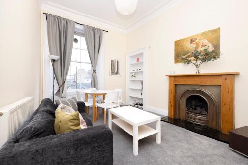 ALTIDO Inviting 2-bed apt in Stockbridge - Housity