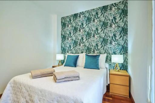 1 Plaza Mayor-Prior 5-AT By Victoria - Housity