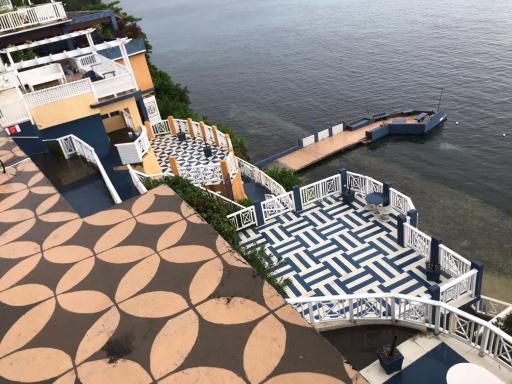 Moxons Beach Club - Housity