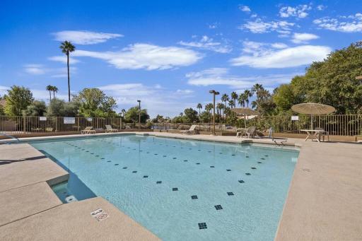 Studio on the Lake w/ Pool, Hot Tub & Tennis - Housity
