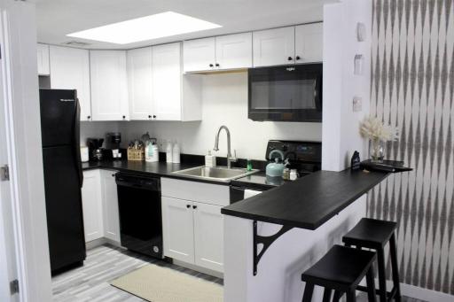 Upgraded Condo Close to All the Tempe Action - Housity