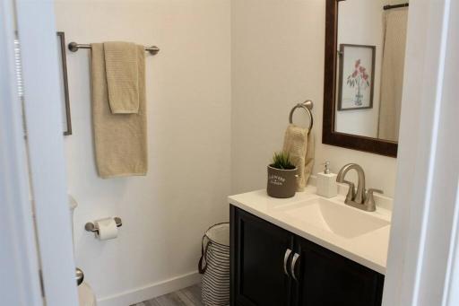 Upgraded Condo Close to All the Tempe Action - Housity