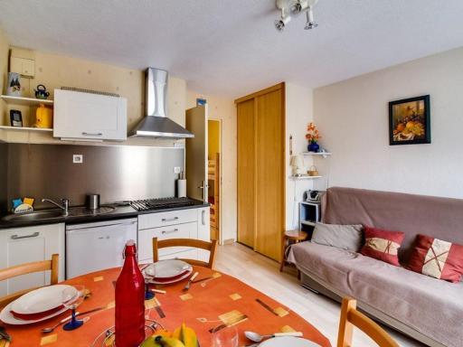 Studio cabine à Esquièze-Sère pour 6 avec balcon, vue montagne et parking - FR-1-402-34 - Housity