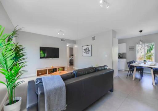 Lovely 3BD House In Miami - Housity