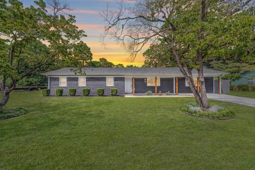 House of Kaktos located in Central Wilmington. Sleeps 8 - Housity