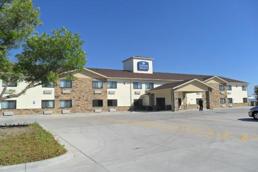 Cobblestone Inn & Suites - Fort Dodge - Housity