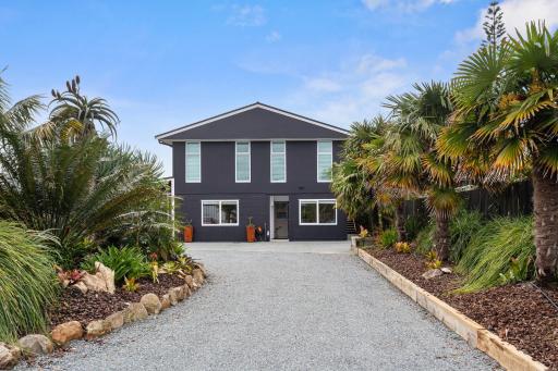 River Rest - Ruakaka Holiday Home - Housity