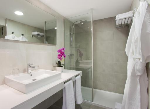 Insotel Cala Mandia Resort - Housity