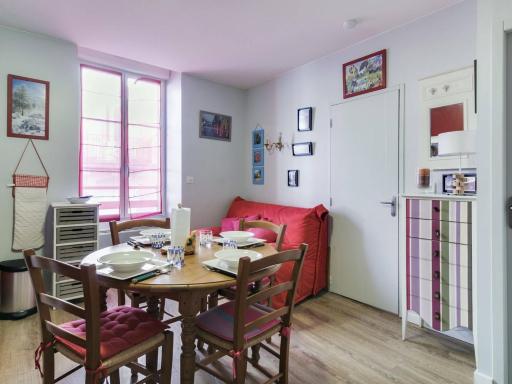 Cauterets : Appartement cosy 4 pers, centre-ville, proche télécabine, parking ski inclus. - FR-1-401-16 - Housity