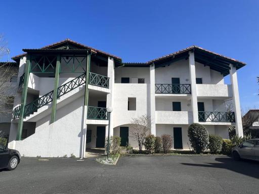 Studio Lys à Cambo-les-Bains, 2 pers, Terrasse & Parking, Proche Thermes, Animaux Acceptés - FR-1-495-98 - Housity