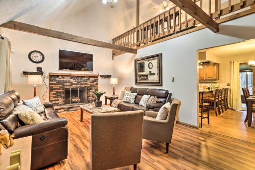 Near Big Boulder Mtn Cabin with Furnished Deck - Housity