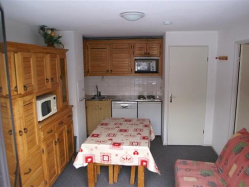 2 pièces au pied des pistes, 6 couchages - FR-1-557-35 - Housity