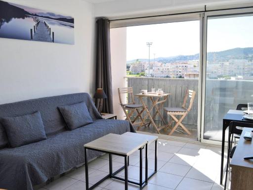 Appartement Le Lavandou, 1 pièce, 2 personnes - FR-1-251-391 - Housity