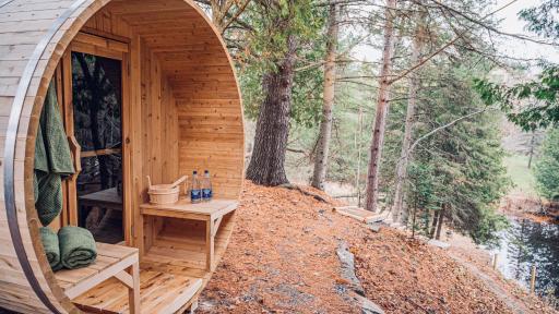 Muskoka Creekside Escape - Housity