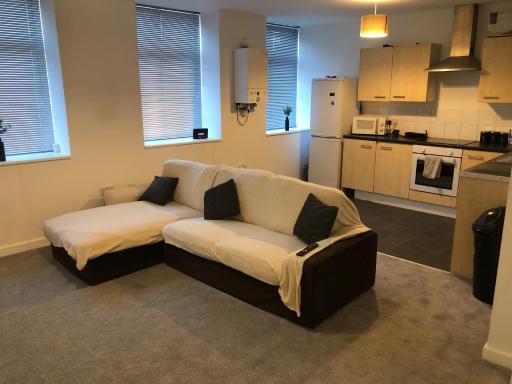 2 bedroom flat in kingswood - Housity