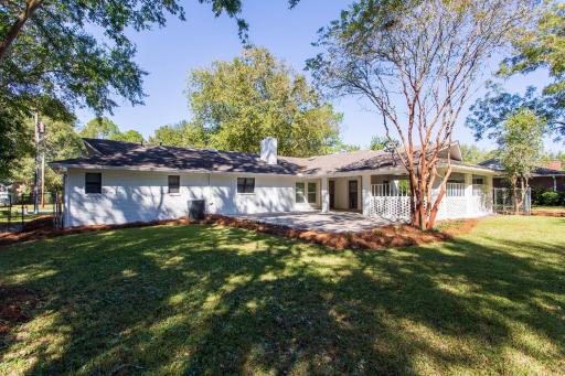 4 Bedroom House for 10 - Housity