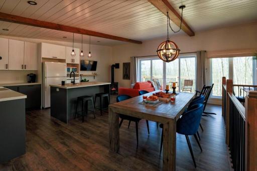 Chalet Woodpecker Lodge - Chaleureux avec foyer. - Housity