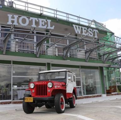 Hotel West California - Housity