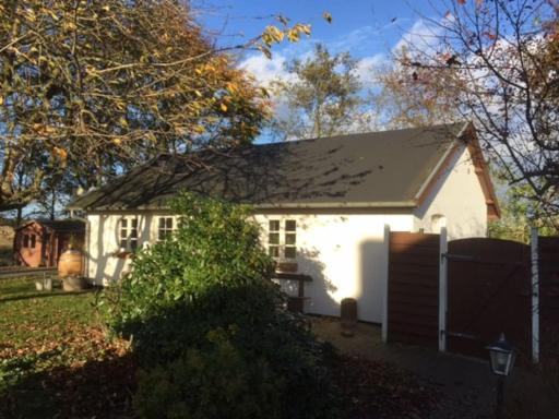 Idyllisk anneks, hvor lejer har eget hus. - Housity