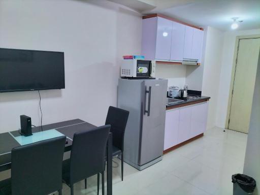Lovely 1 bedroom condo unit with balcony and pool - Housity