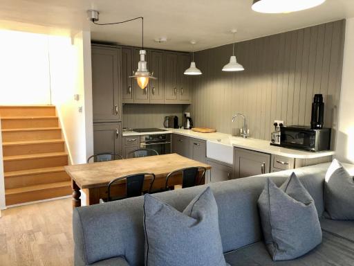 The Beach House - Housity