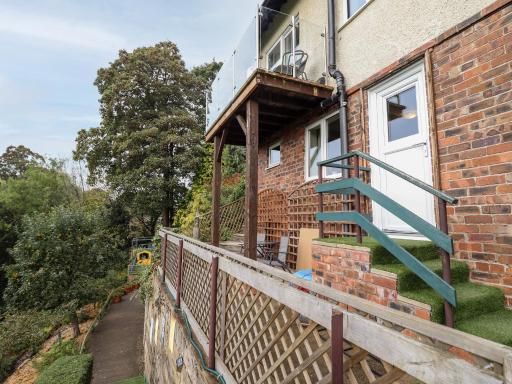 Westoe Hideaway - Housity