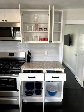 Modern Three Bedroom Condo - Boston - Housity