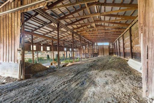 Mountain View Cabin on private 200 Acre Farm - Housity
