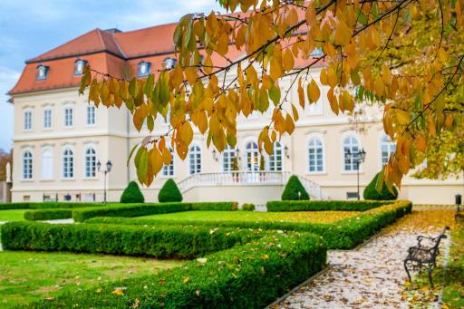 La Contessa Castle Hotel - Housity