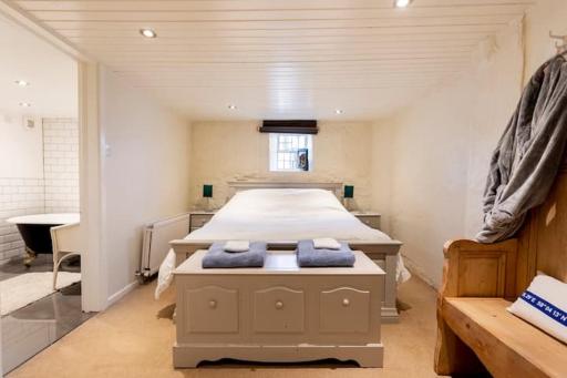 The Byre (Unusual and Different). - Housity