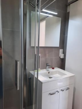 Mignon studio avec terrasse face aux montagnes - Housity