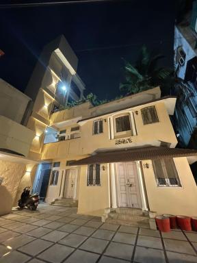 Visitors Lounge by MMG - 2&3BHK Furnished - Rd 12 Banjara Hills - Housity