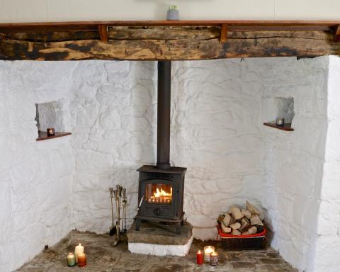Corderry Farmhouse, idyllic cottage amid 250 acres - Housity