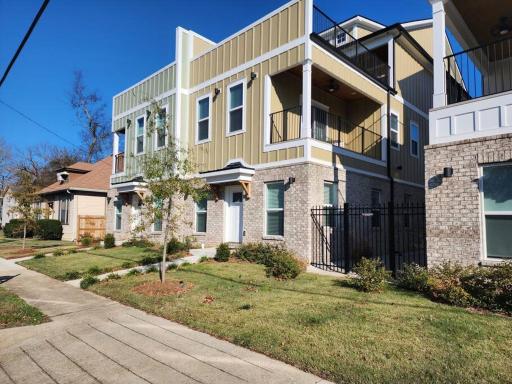 Family-Friendly Murfreesboro Condo with Rooftop View - Housity