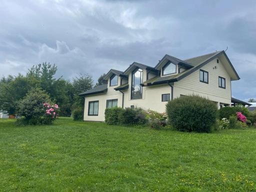 B&B en cómoda casa con piscina - Housity