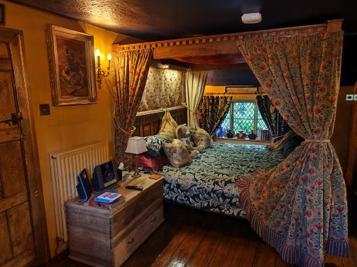 Wizards Thatch Luxury Suites - Housity