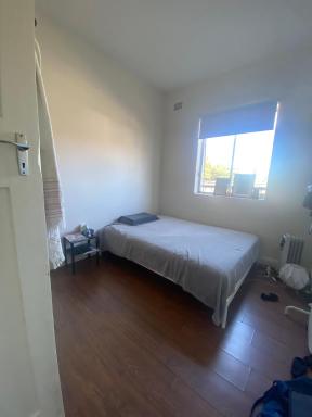 Double room rent in a share house - Housity