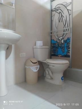 Casa amoblada y cómoda en BALLENITA, Santa Elena. - Housity