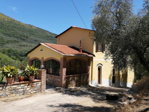 Casa Ferrari piscina idromassaggio - Housity