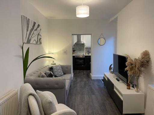 Stunning 2-bedroom apartment in heart of Plymouth - Housity