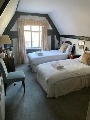 The White Hart Inn - Housity