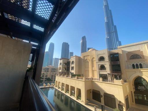 Durrani Homes - Souk Al Bahar Living Besides Burj khalifa & Fountain - Housity