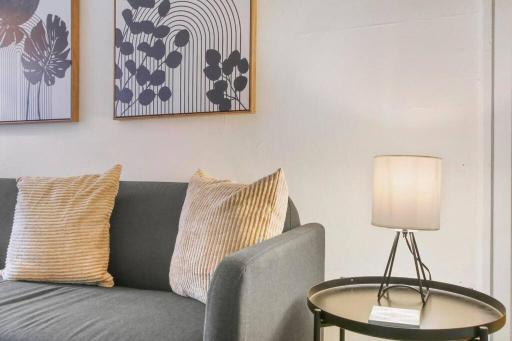 Cozy 1BR Apartment in Rogers Park - Touhy 2W - Housity