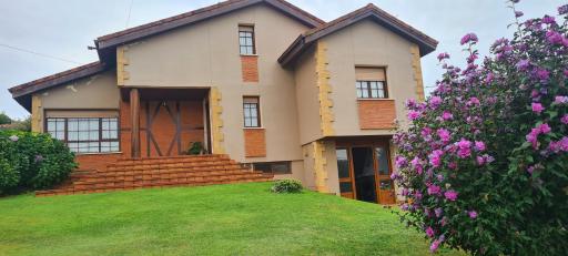 Las Parientucas - Housity