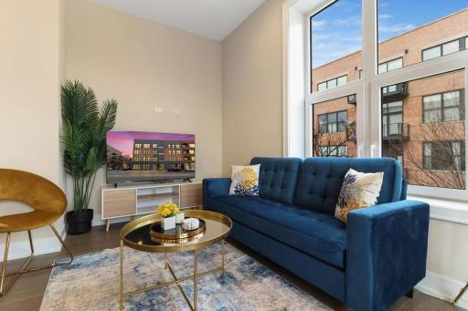 Chic Bucktown 2BR Apt w/ In-Unit Laundry - Housity