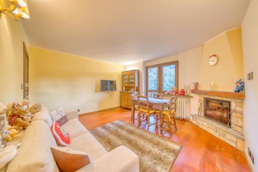 Elegante appartamento-100mt dal centro-50mt dalla seggiovia-wifi-parcheggio gratuito - Housity