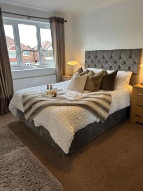 The Chorlton Retreat - Double Bedroom, FREE Parking - Housity