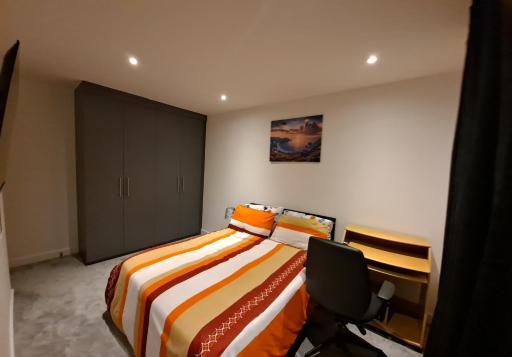 Modern Bedrooms in a House - Housity